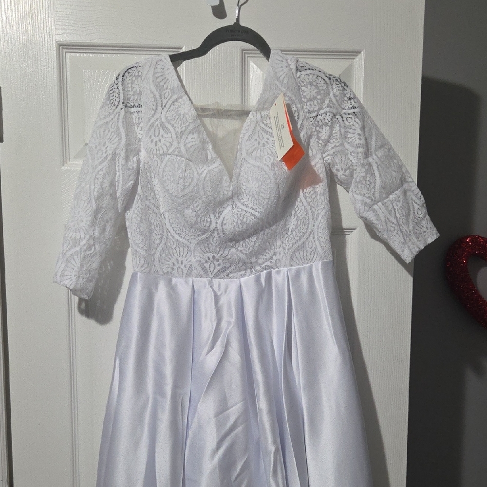 Girls White Lace Bodice Satin Skirt Dress - Brand Unknown